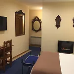 Arco San Vicente Hotel Ávila