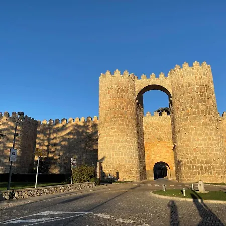 Arco San Vicente Szálloda Ávila