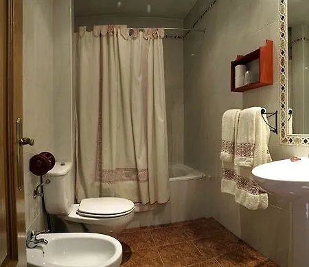 Arco San Vicente Otel
