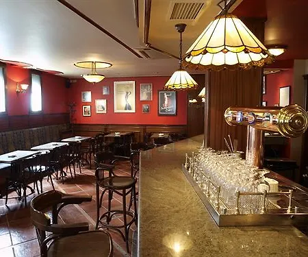 Arco San Vicente Otel
