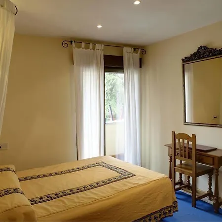 Arco San Vicente Otel Ávila