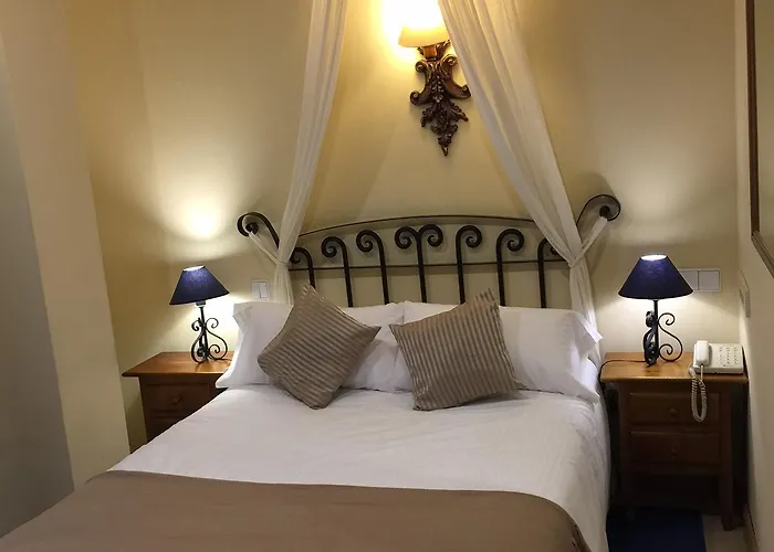 Arco San Vicente Hotel Ávila