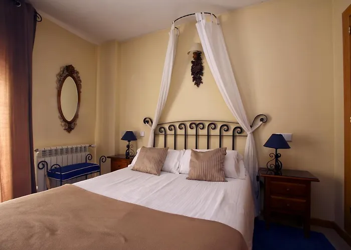 Arco San Vicente Hotel Ávila