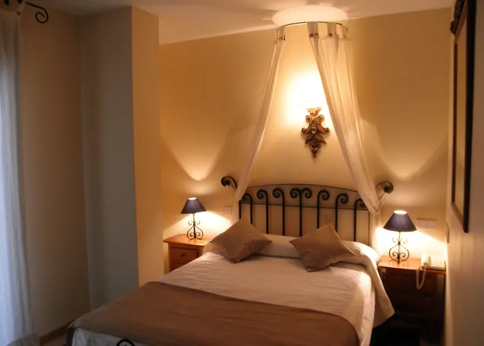 Arco San Vicente Hotel Ávila