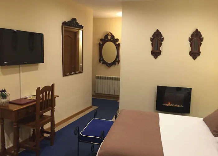 Arco San Vicente Hotel Ávila