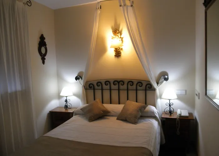 Arco San Vicente Hotel Ávila