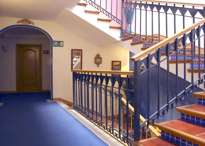 Arco San Vicente Hotel Ávila