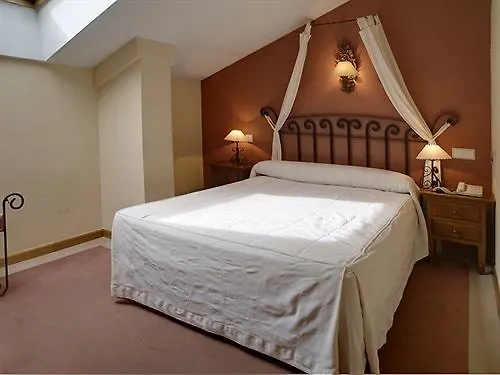 Arco San Vicente Hotel Ávila