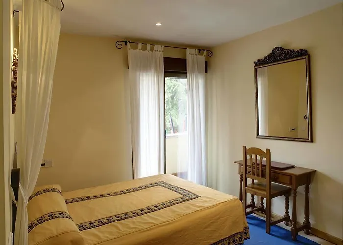 Arco San Vicente Hotel Ávila